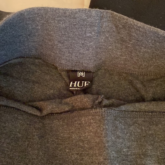 Two pairs Hue leggings. One Black and One Charcoal. Medium. - Picture 3 of 8